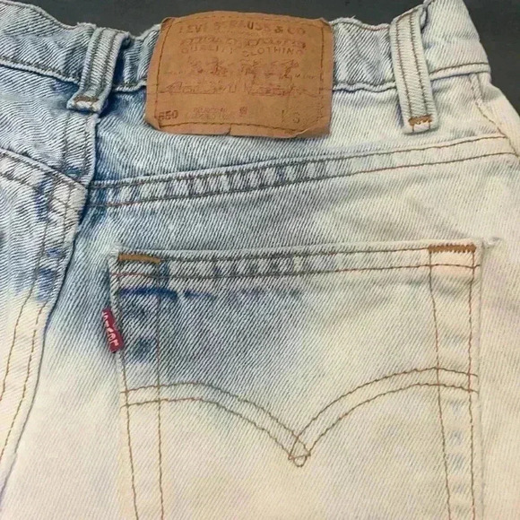 LEVI’S Women’s Distressed Jean Shorts - Picture 5 of 6